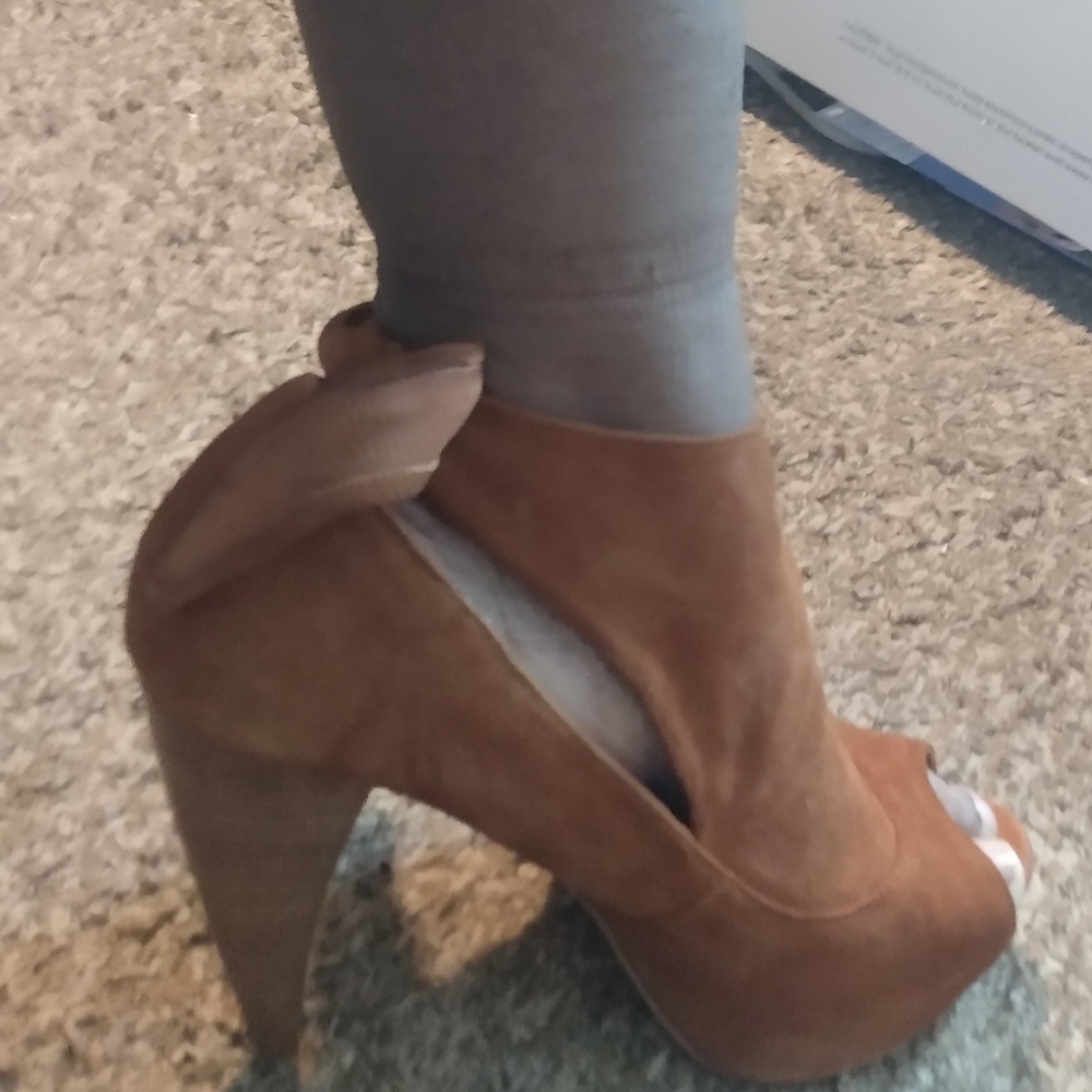 Heels - Picture 5 of 12